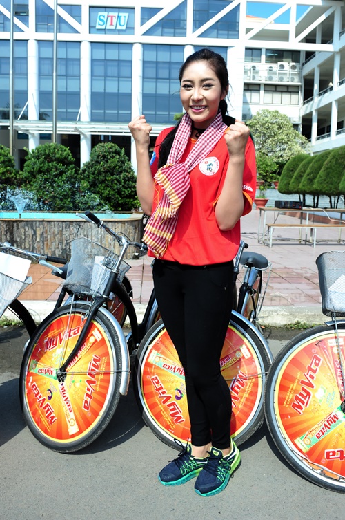 Giải trí - Hoa hậu Đặng Thu Thảo tham gia lập kỷ lục Guiness Việt Nam (Hình 6).