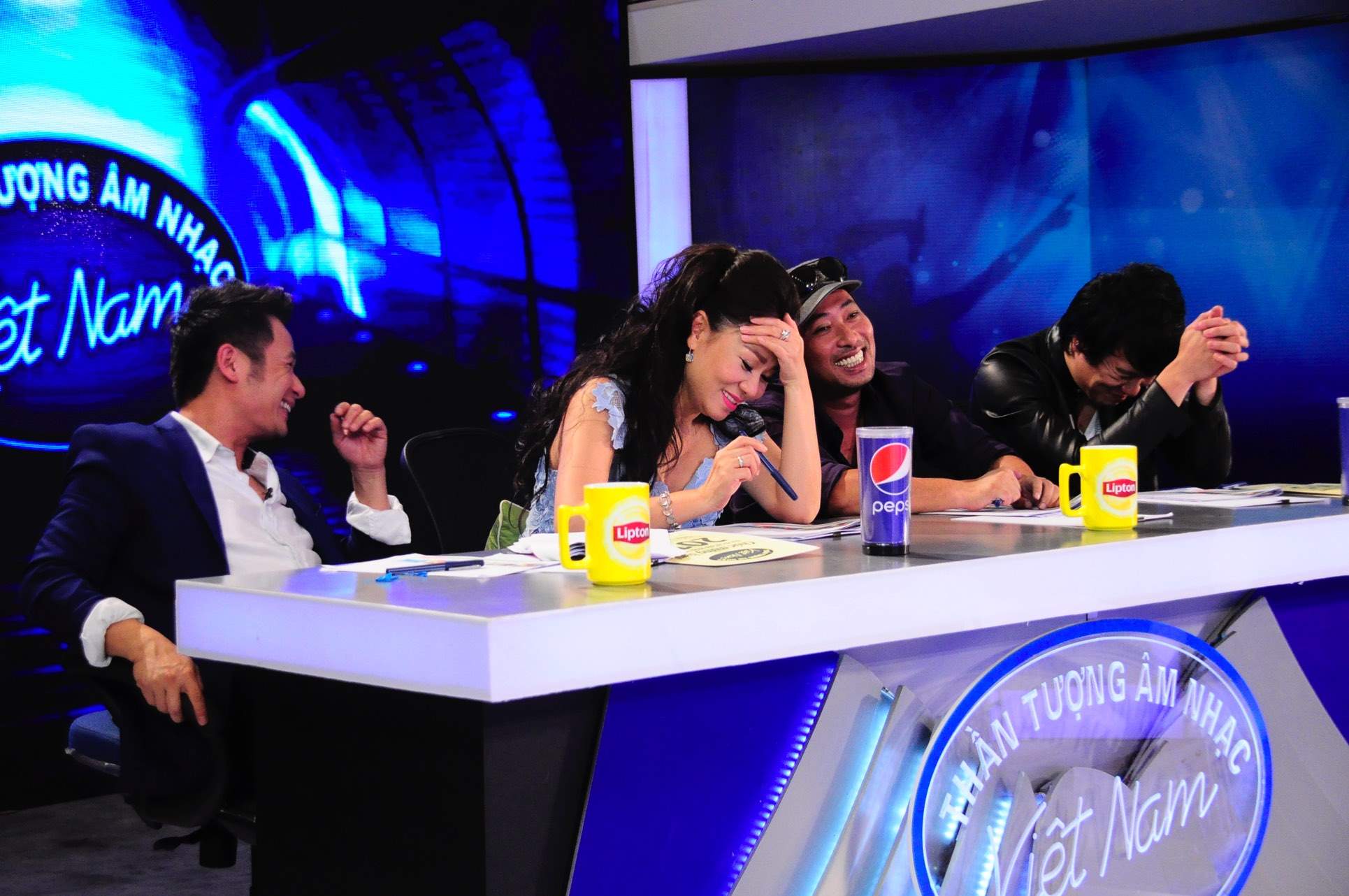 Giải trí - ‘Chết cười’ với những 'thảm họa âm nhạc' trong tập 4 Vietnam Idol