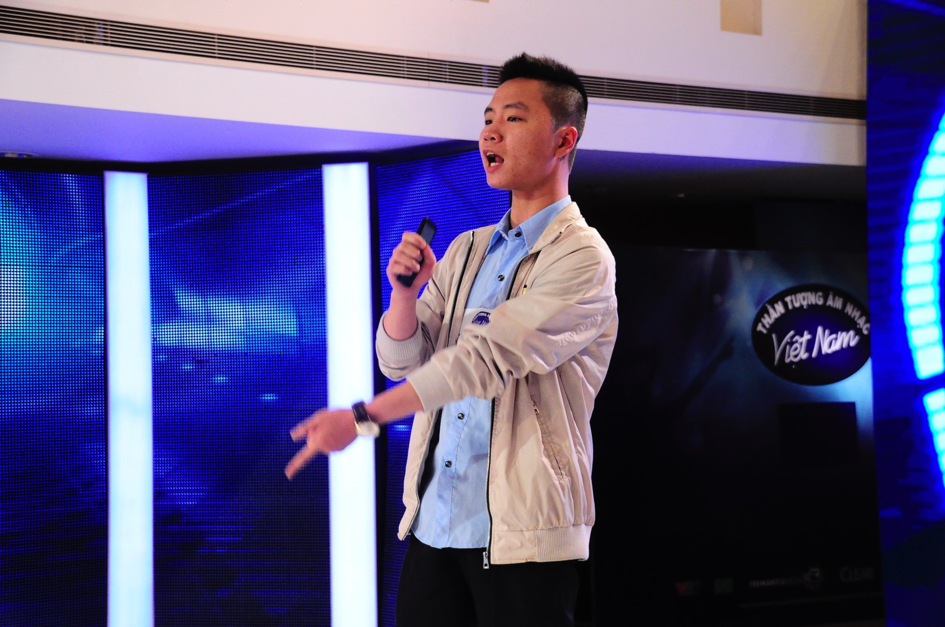 Giải trí - ‘Chết cười’ với những 'thảm họa âm nhạc' trong tập 4 Vietnam Idol (Hình 2).