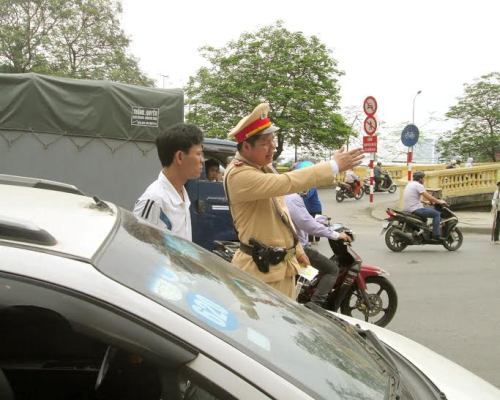 Pháp luật - Đà Nẵng: Gắn camera trên mũ CSGT