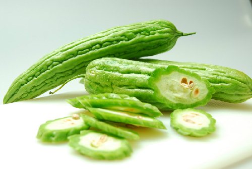 Đời sống - Trị rôm sảy cho bé bằng các loại lá tắm