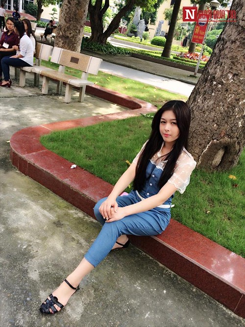Đời sống - Thầy giáo guitar: 'Chụp ảnh giường chiếu kỷ niệm là bình thường'