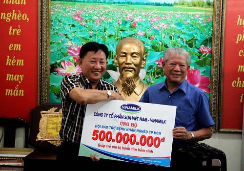 Xã hội - Vinamilk ủng hộ 500 triệu đồng cho trẻ em mổ tim