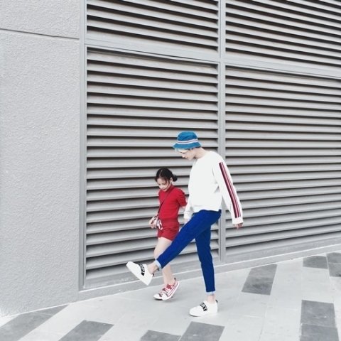 Giải trí - Chùm ảnh anh trai em gái Việt chênh nhau 11 tuổi gây sốt