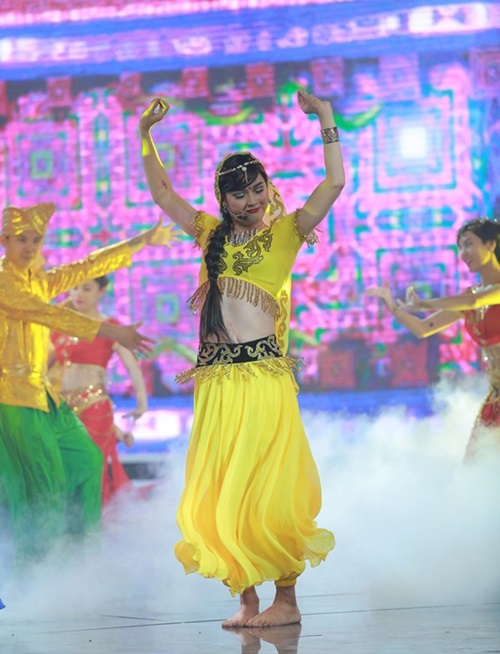 Giải trí - Thanh Duy Idol và những màn giả gái cực ấn tượng (Hình 6).