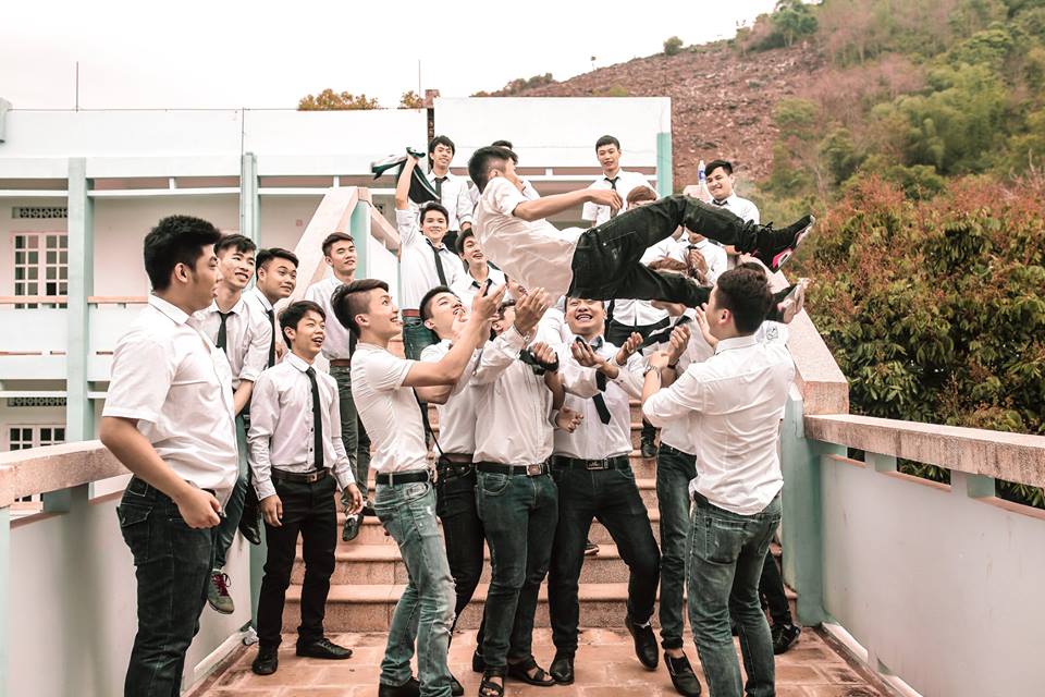 Giải trí - Ảnh kỷ yếu ‘giang hồ’ của teen Sơn La gây sốt