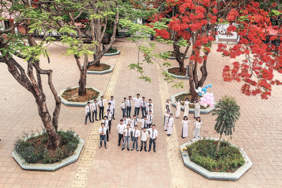 Giải trí - Ảnh kỷ yếu ‘giang hồ’ của teen Sơn La gây sốt (Hình 8).
