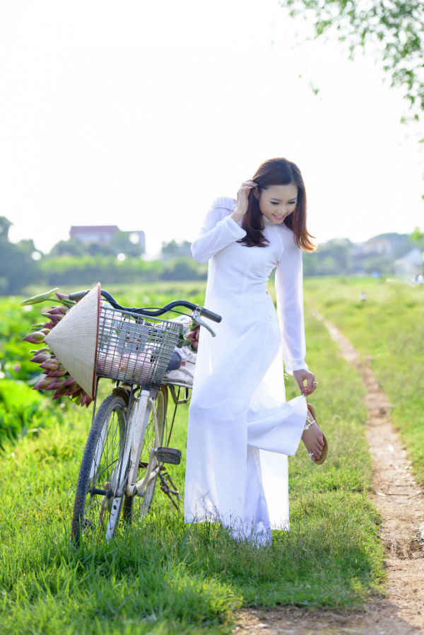 Xã hội - Thiếu nữ 9X ‘e ấp’ bên cánh đồng sen Bắc Ninh (Hình 7).
