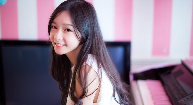 Giải trí - Hot girl 14 tuổi gây sốt bởi gương mặt xinh ‘không cưỡng nổi’