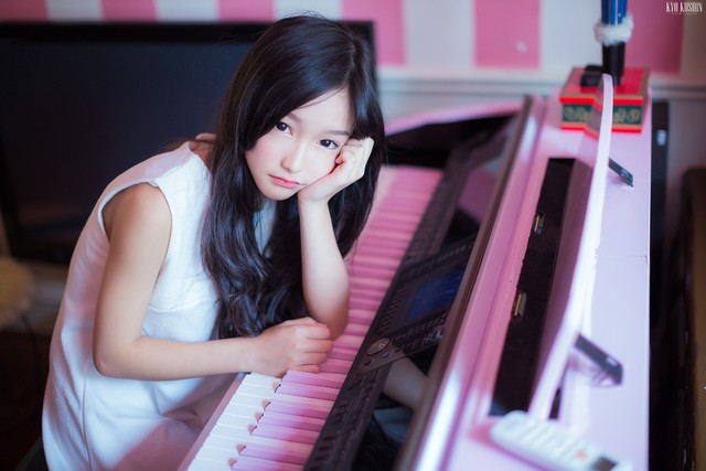 Giải trí - Hot girl 14 tuổi gây sốt bởi gương mặt xinh ‘không cưỡng nổi’ (Hình 2).