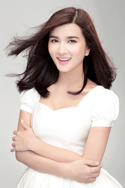 Giải trí - Phi Thanh Vân tiết lộ thích ngắm trai đẹp, gái đẹp trên đường