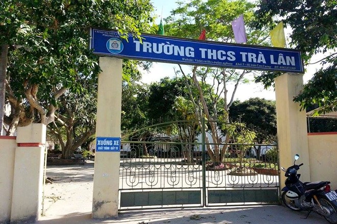 Pháp luật - Nhắn tin nhạy cảm cho sếp, nữ hiệu trưởng bị kỷ luật (Hình 2).