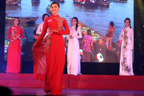 Giải trí - Nữ sinh duyên dáng nhất Đại học Quốc gia TP.HCM lộ diện (Hình 3).