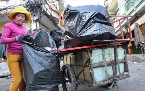 Ph&aacute;p luật - H&agrave;nh tr&igrave;nh 5 triệu yen khi đến với &ldquo; tỷ ph&uacute; ve chai&rdquo;