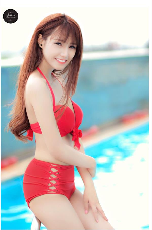 Giải trí - Ảnh bikini cực nóng bỏng của nữ DJ trẻ nhất Sài Thành (Hình 5).