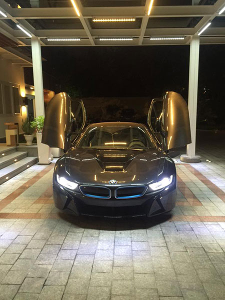 Xe++ - 'Điểm mặt' hai siêu xe BMW i8 ở Việt Nam