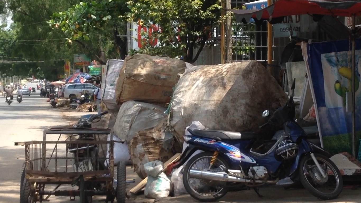 Kinh doanh - Đồng Nai: Phế liệu 'bủa vây' TP Biên Hòa