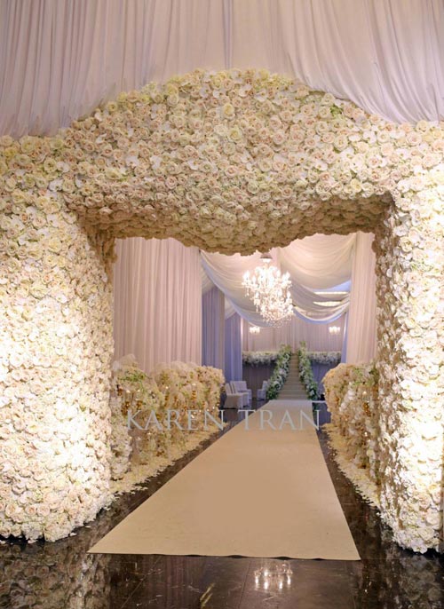 Giải tr&iacute; - Đ&aacute;m cưới xa hoa nhất VN: Chi 21 tỷ tiền hoa trang tr&iacute;