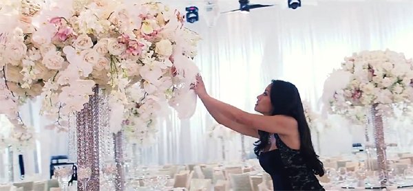 Giải tr&iacute; - Đ&aacute;m cưới xa hoa nhất VN: Chi 21 tỷ tiền hoa trang tr&iacute; (H&igrave;nh 2).