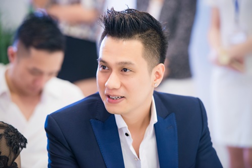 Giải trí - Lý Nhã Kỳ xuất hiện kiêu sa, đài các tại Hà Nội (Hình 3).