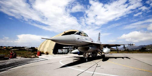 Thế giới - Tiêm kích F-16 cất cánh thẳng đứng trong 45 giây ngoạn mục