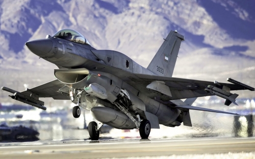 Thế giới - Tiêm kích F-16 cất cánh thẳng đứng trong 45 giây ngoạn mục (Hình 2).