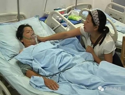 Đời sống - Hy hữu con gái truyền nhầm nước giặt vào tĩnh mạch cho mẹ