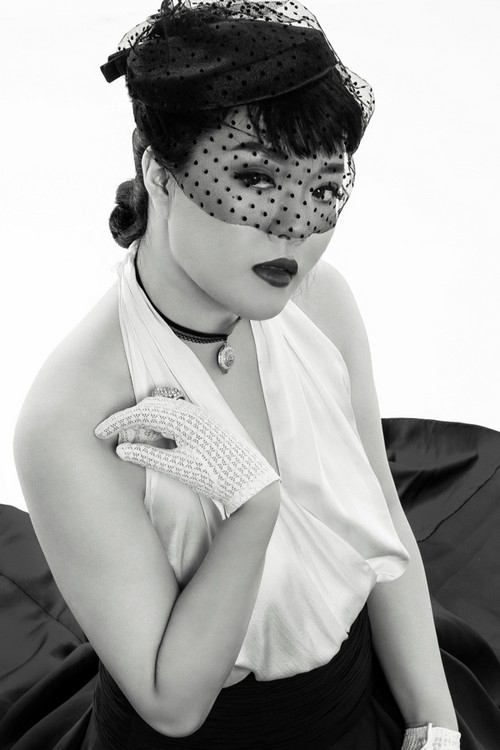 Giải tr&iacute; - &Acirc;u Bảo Ng&acirc;n mang 'hoa anh t&uacute;c' tấn c&ocirc;ng showbiz Việt