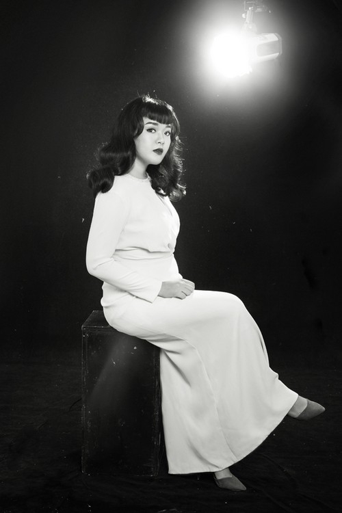 Giải tr&iacute; - &Acirc;u Bảo Ng&acirc;n mang 'hoa anh t&uacute;c' tấn c&ocirc;ng showbiz Việt (H&igrave;nh 3).