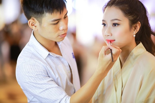 Giải trí - Á hậu Hoàng Anh gợi cảm trong trang phục cô dâu (Hình 6).