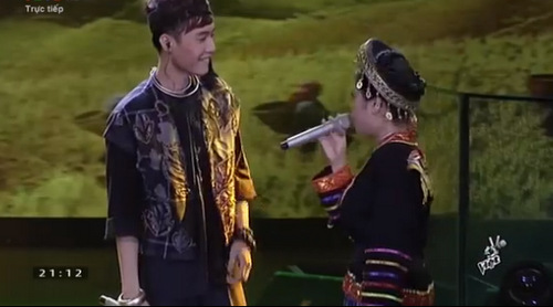 Giải trí - Liveshow 5 Giọng hát Việt 2015: Tuấn Hưng mắng thí sinh té tát (Hình 2).