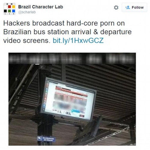 Công nghệ - Hành khách xe bus Brazil ‘đỏ mặt’ vì... phim khiêu dâm