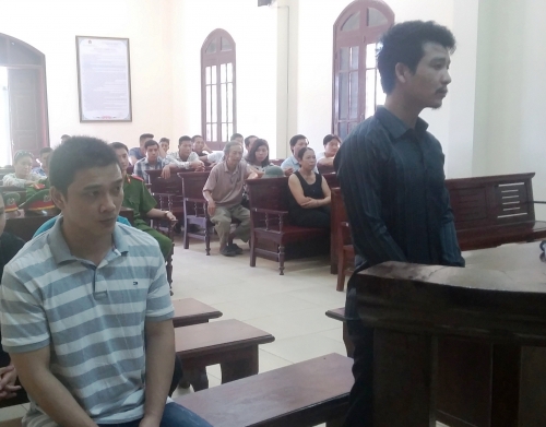 Pháp luật - Rủ nhau cướp tiền tỷ giữa ban ngày, đôi bạn thân lĩnh án 30 năm tù