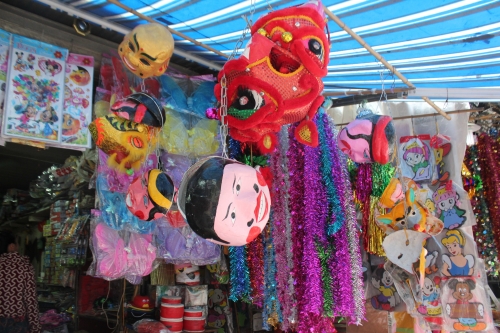 Xã hội - Tết Trung thu 2015: Phố Hàng Mã rực rỡ đèn lồng in hình biển đảo (Hình 3).