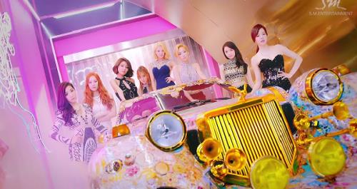 Giải trí - SNSD 'đại náo' bảng xếp hạng âm nhạc khắp thế giới (Hình 2).