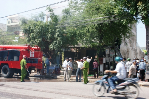 Pháp luật - Bình Định: Bà hỏa thiêu rụi căn nhà hai tầng