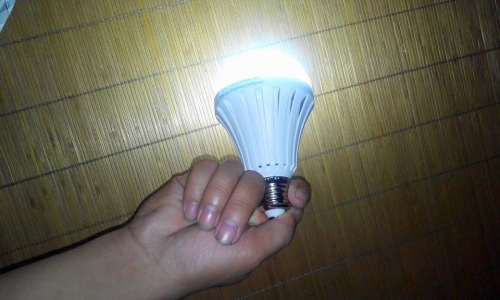 Công nghệ - Sự thực bé trai có khả năng phát sáng bóng đèn ở Thanh Hóa (Hình 2).