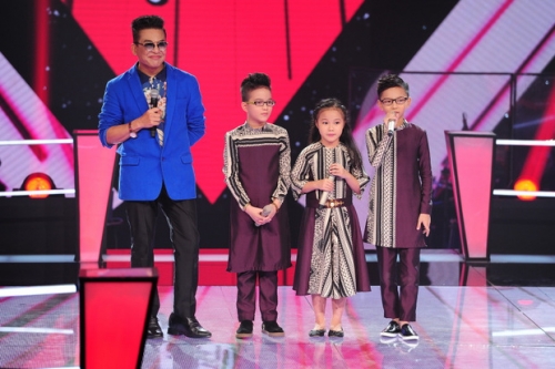 Giải trí - 'Giọng hát Việt nhí 2015' tập 2 Đối đầu: 'Bản sao Sơn Tùng' an toàn (Hình 3).