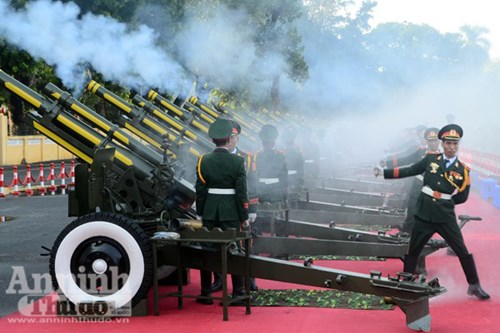 Xã hội - Cận cảnh diễn tập nghi thức bắn 21 phát đại bác chào mừng Quốc khánh (Hình 3).