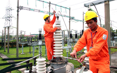 Kinh doanh - Lỗ 1.200 tỷ đồng vì tỷ giá, TKV xin chuyển vào giá điện
