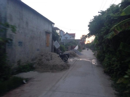 Ph&aacute;p luật - Điều tra nguy&ecirc;n nh&acirc;n nam thanh ni&ecirc;n nằm gục dưới đường tử vong