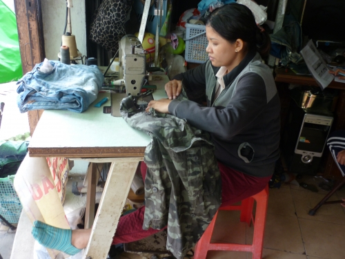 Xã hội - TP HCM: Rác ngập ngụa ở Kênh nước đen (Hình 3).