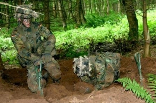 Thế giới - Xẻng c&ocirc;ng binh &ndash; Vũ kh&iacute; cận chiến đặc biệt lợi hại của người l&iacute;nh