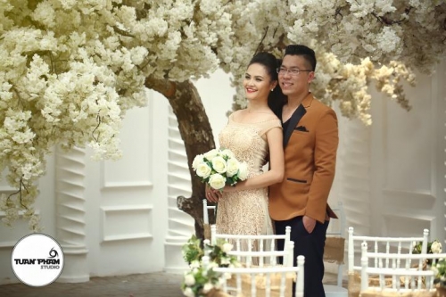Giải trí - ‘Cô gái xấu xí’ Quỳnh Trang lên xe hoa lần 2 với chồng doanh nhân (Hình 4).
