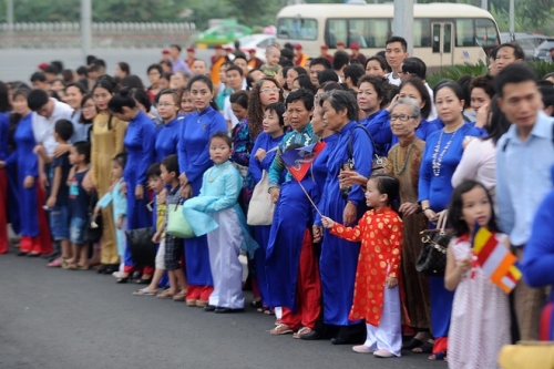 Giải trí - Hàng trăm Phật tử đón Pháp Vương Drukpa trở lại Việt Nam (Hình 2).