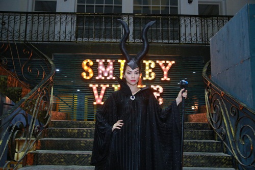 Giải tr&iacute; - Hồ Ngọc H&agrave; h&oacute;a &lsquo;Ti&ecirc;n Hắc &Aacute;m&rsquo; sau &lsquo;b&atilde;o&rsquo; scandal với fan Mỹ T&acirc;m (H&igrave;nh 10).