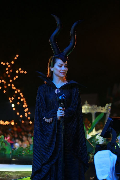 Giải tr&iacute; - Hồ Ngọc H&agrave; h&oacute;a &lsquo;Ti&ecirc;n Hắc &Aacute;m&rsquo; sau &lsquo;b&atilde;o&rsquo; scandal với fan Mỹ T&acirc;m (H&igrave;nh 8).