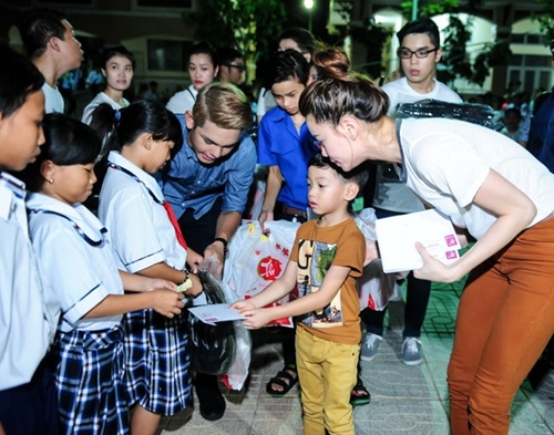 Giải trí - Tết Trung thu 2015: Nhóc tỳ sao Việt rộn ràng đón Tết bên bố mẹ (Hình 3).