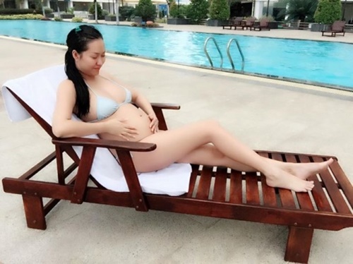 Giải tr&iacute; - Phi Thanh V&acirc;n diện bikini khoe bụng bầu đập tan nghi &aacute;n thai giả (H&igrave;nh 4).