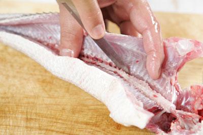 Xã hội - Mẹo hay rút xương cá cực nhanh, không bị sót (Hình 4).